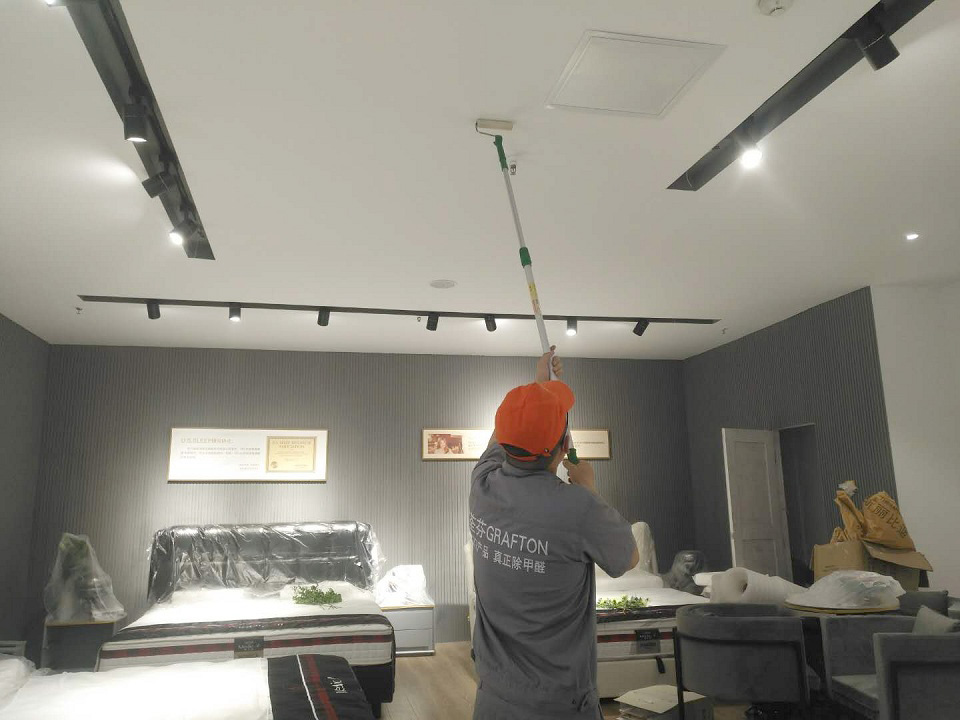 賣(mài)場(chǎng)頂面滾筒全方位施工治理甲醛