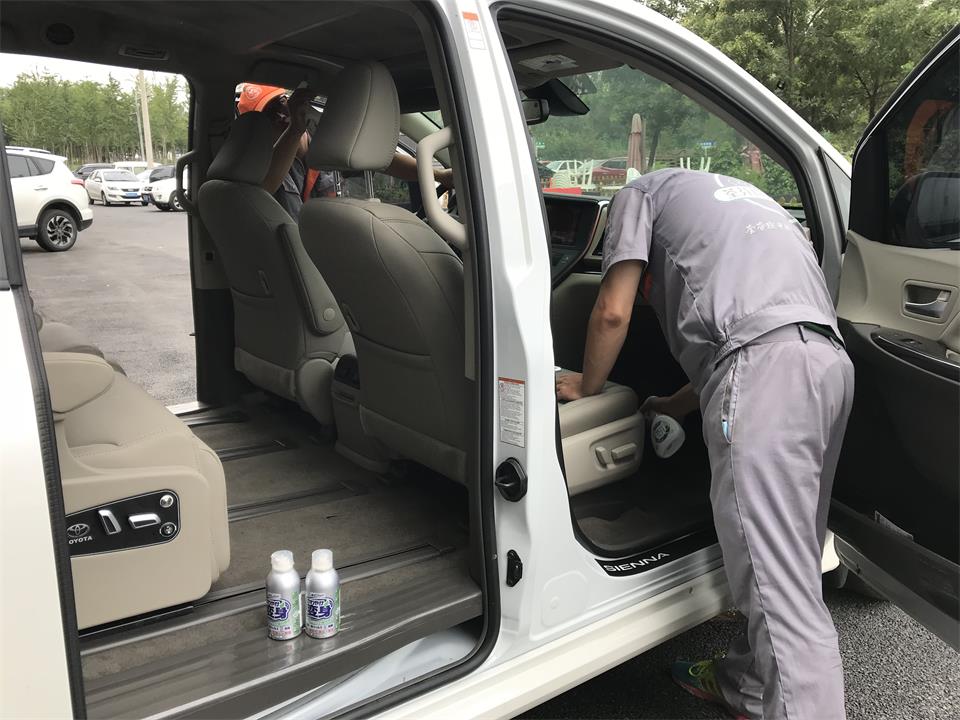 車(chē)寶和長(zhǎng)效除醛劑配合使用