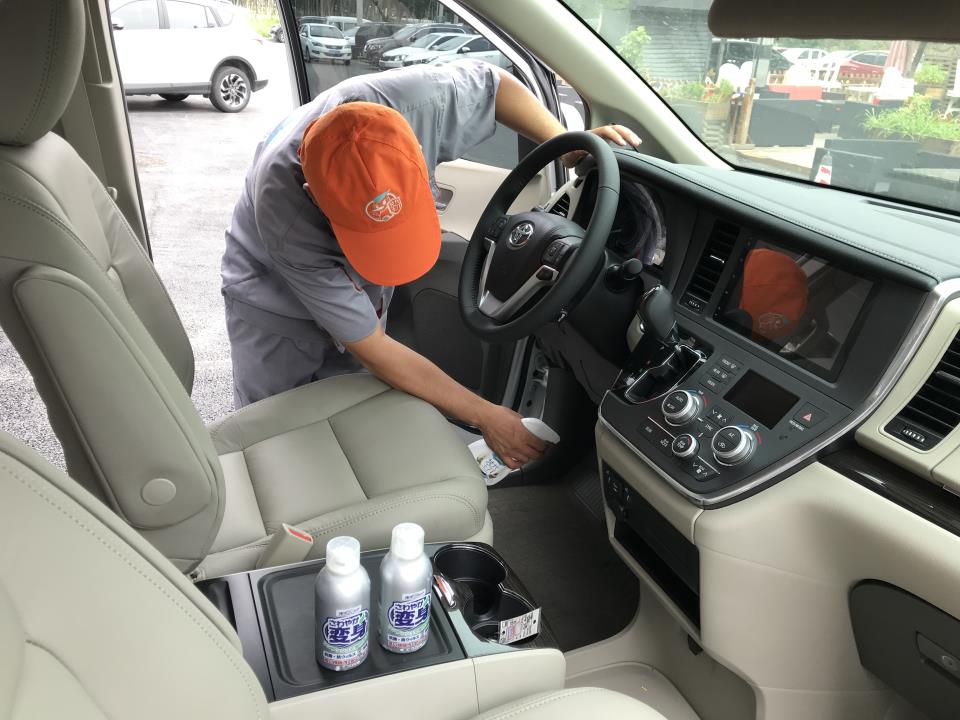 司機(jī)座椅周?chē)鷩娡渴┕ぶ卫? width=