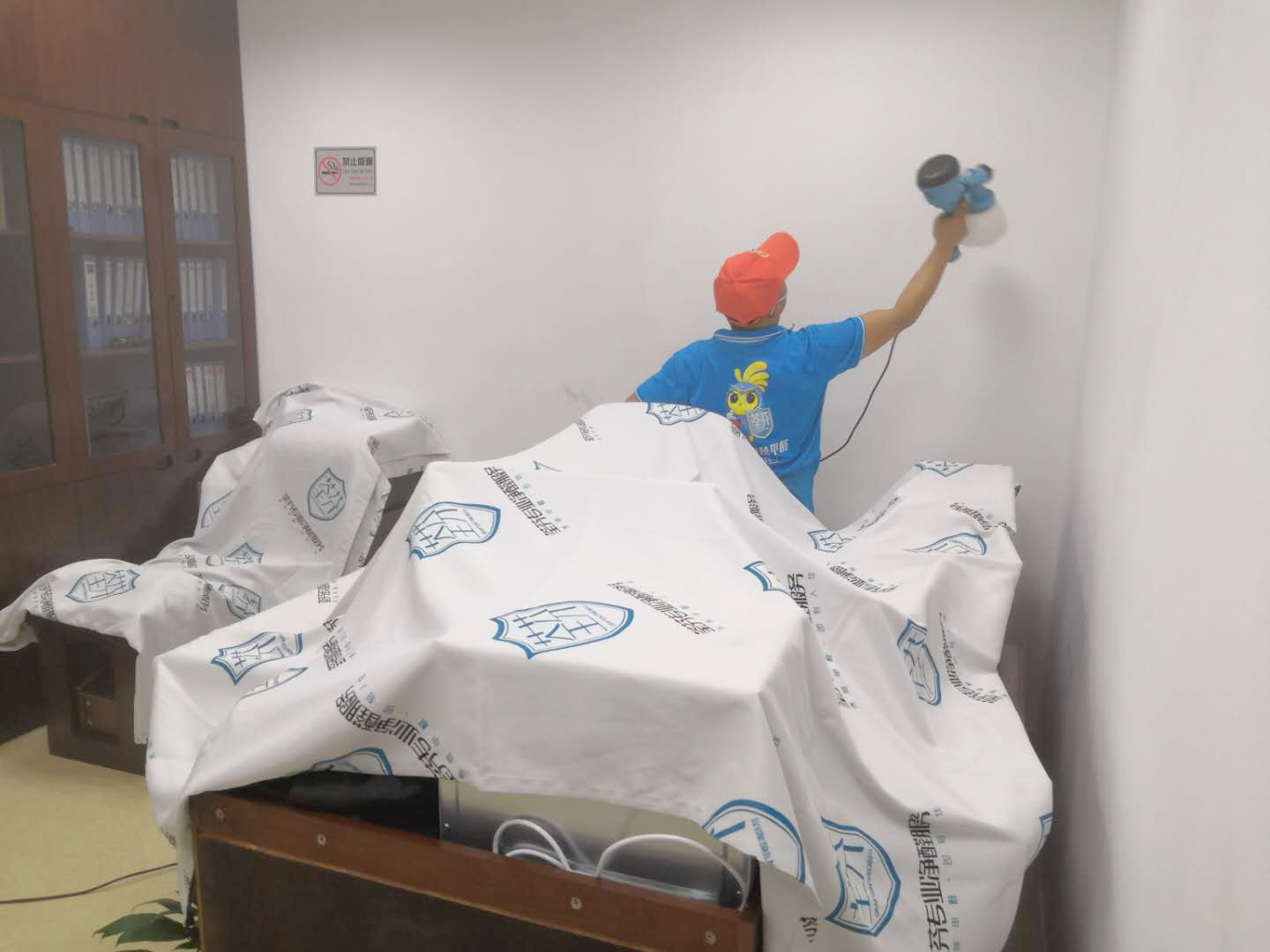 會(huì)議室墻面噴涂治理施工 會(huì)議室墻面噴涂治理施工