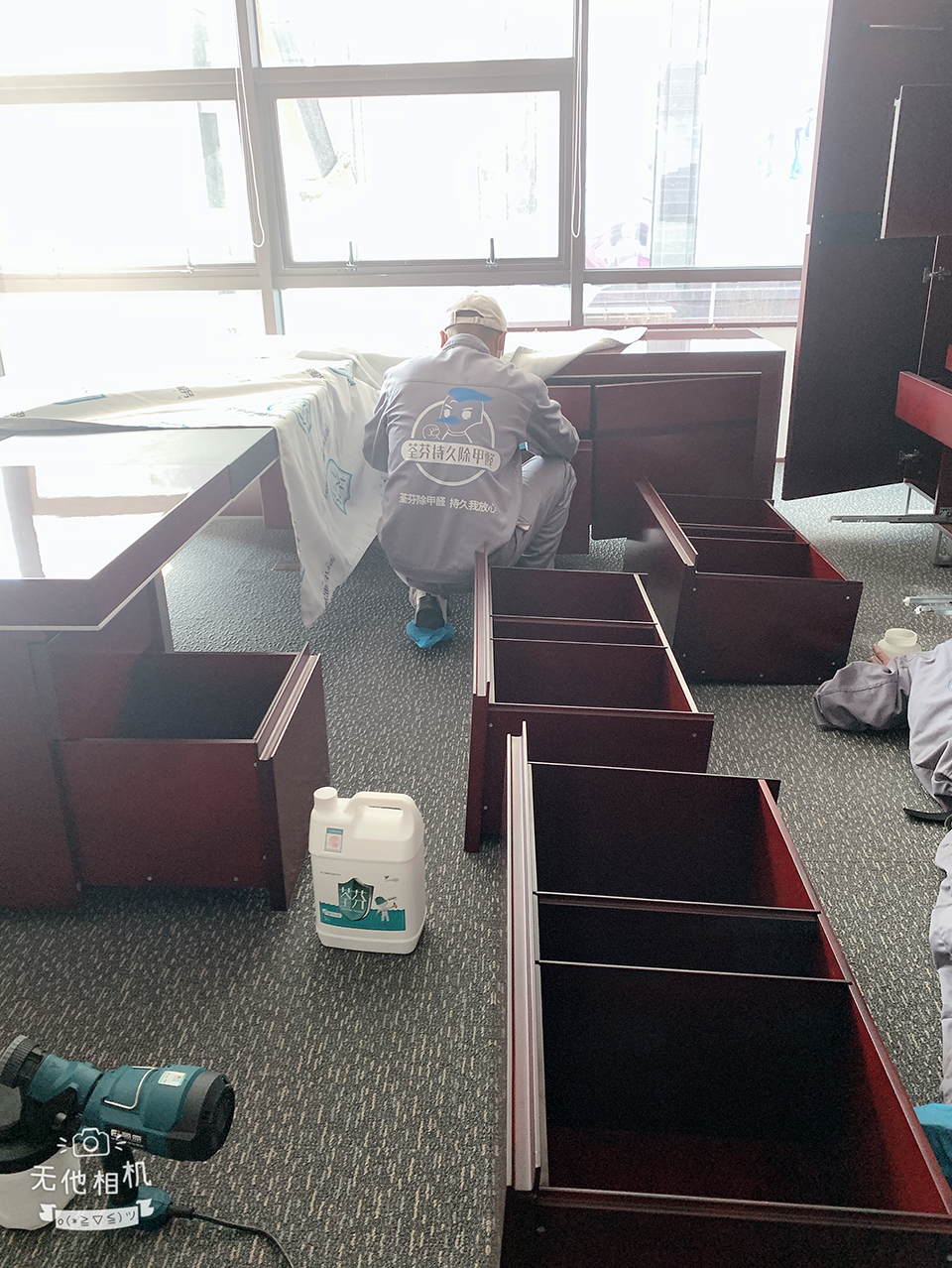 辦公室桌椅全方位施工治理甲醛 辦公室桌椅全方位施工治理甲醛