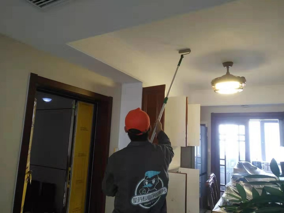 客廳頂面滾筒施工治理甲醛 客廳頂面滾筒施工治理甲醛