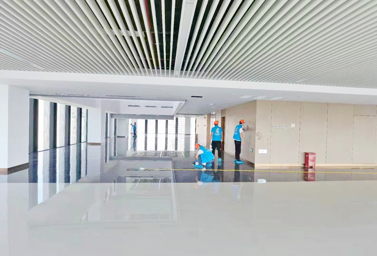 太原地鐵中心墻面噴涂施工 太原地鐵中心墻面噴涂施工