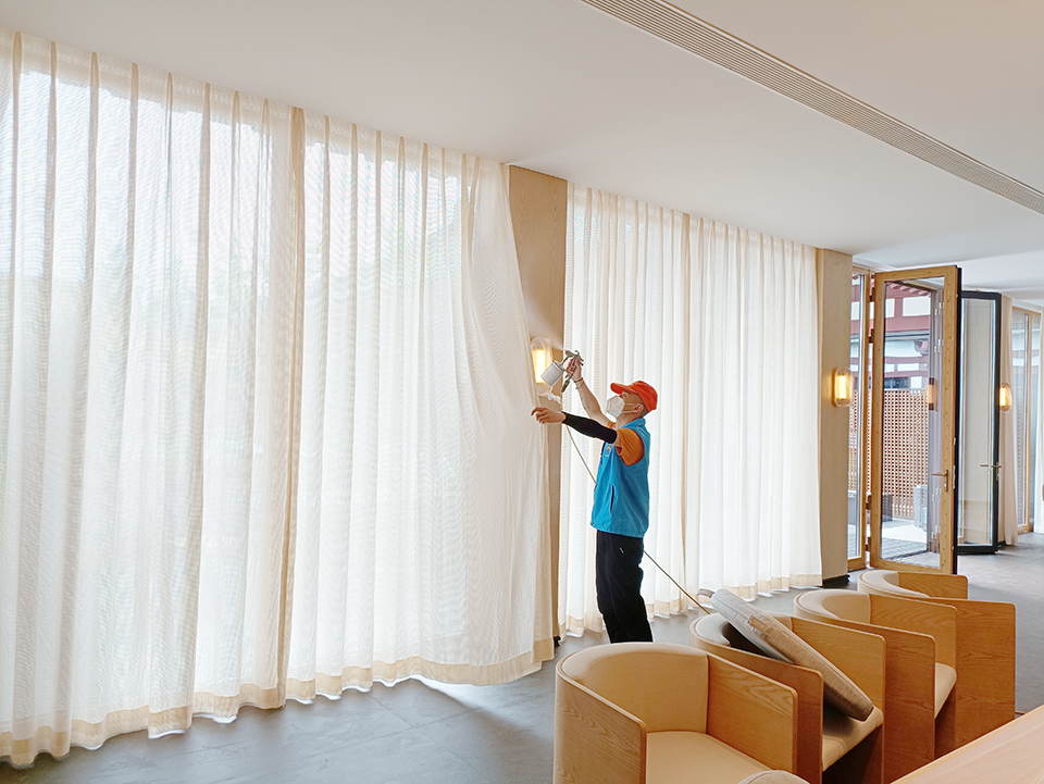 酒店大廳窗簾全方位噴涂治理甲醛 酒店大廳窗簾全方位噴涂治理甲醛